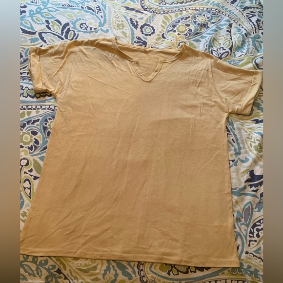 Tops - #23 Clipped V-neck, cuff sleeves T-shirt.  Size 2XL